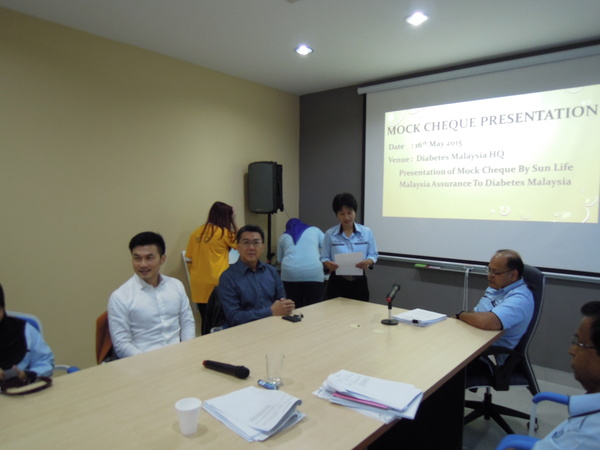 'Brighter You' programme - Diabetes Malaysia Mock Cheque Presentation-img